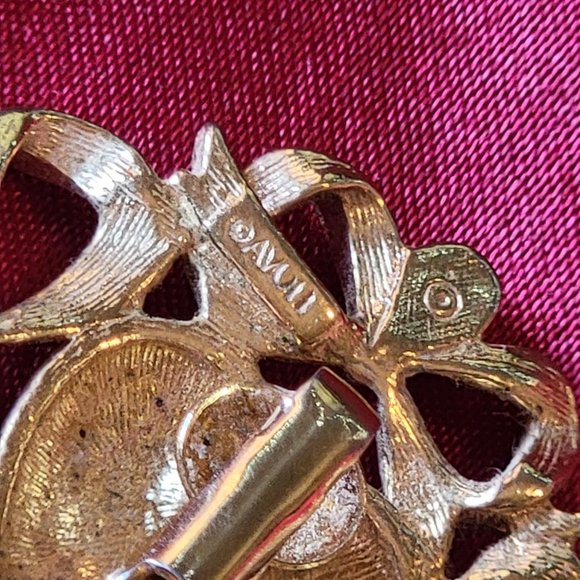 Large Red Heart and Gold Tone Bows Clip On Earrings Vintage - Picture 5 of 5